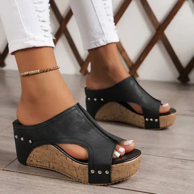 Luna | Women's Wedge Sandals 1
