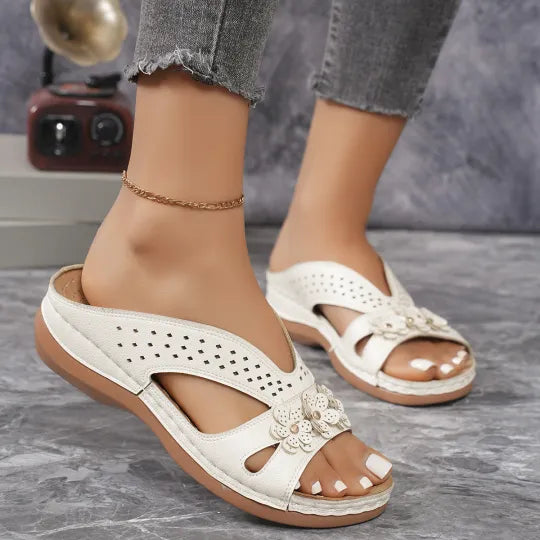 Trina | Wedge-heeled Flower Slippers