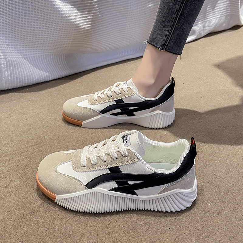 Sarah | Best Walking Shoes for Women 5
